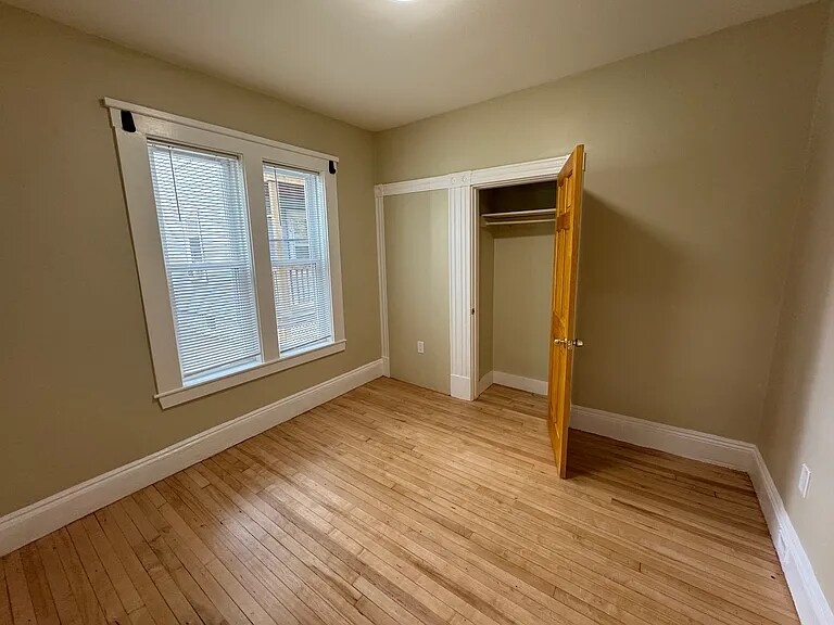 Building Photo - 368 Washington St