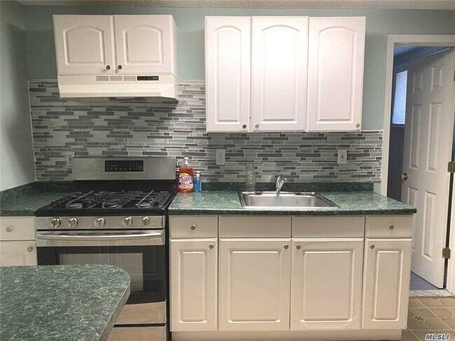 Building Photo - 1 Gilford Ct