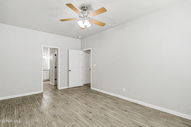 Building Photo - 5270 Sean Haggerty Dr