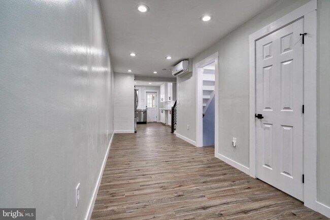 Building Photo - 1125 Washington Blvd