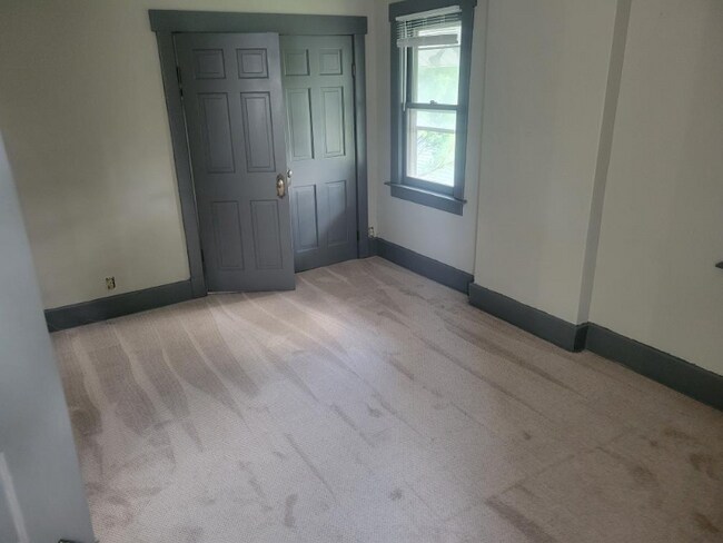 Building Photo - 123 N 42nd St