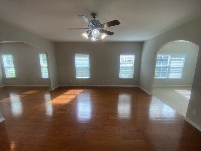 Building Photo - 4 Bedrooms 2.5 Baths in Richmond Hill, Available in 8/10/26!! Located in the sought-after Buckhea...