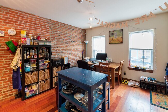 Building Photo - 745 S 20th St