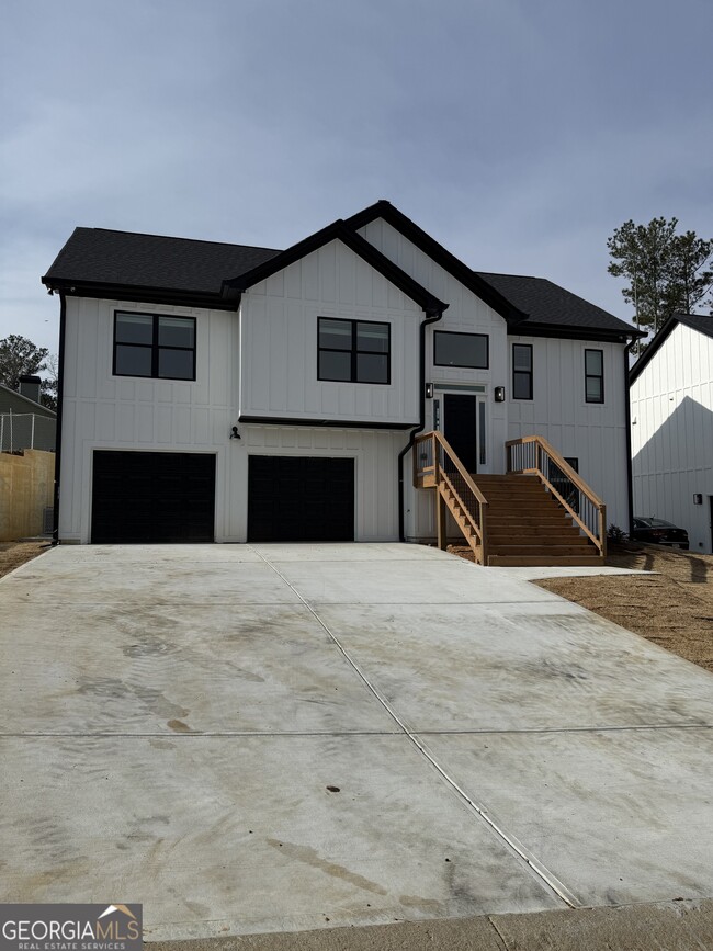 Primary Photo - 600 Cole Creek Dr