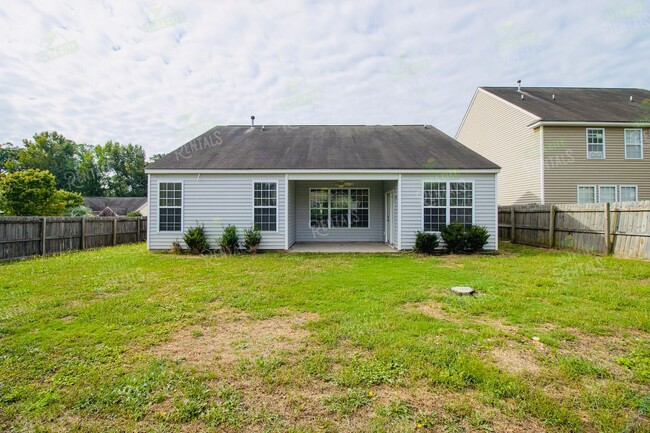 Building Photo - Stunning 4BR/3BA Home in Heritage Farms –  Ready to move-in!