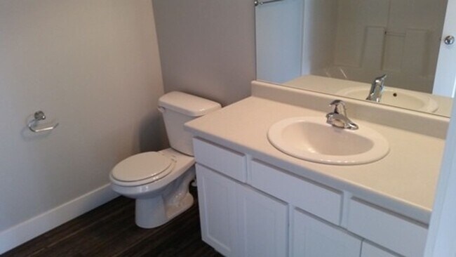 Building Photo - CONDO FOR RENT IN LEHI! 3 BED/2 BATH