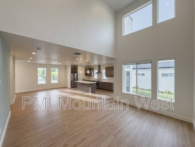 Building Photo - 331 S 680 W