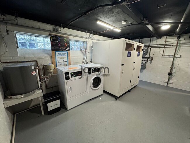 Building Photo - 18997 Hilliard Blvd