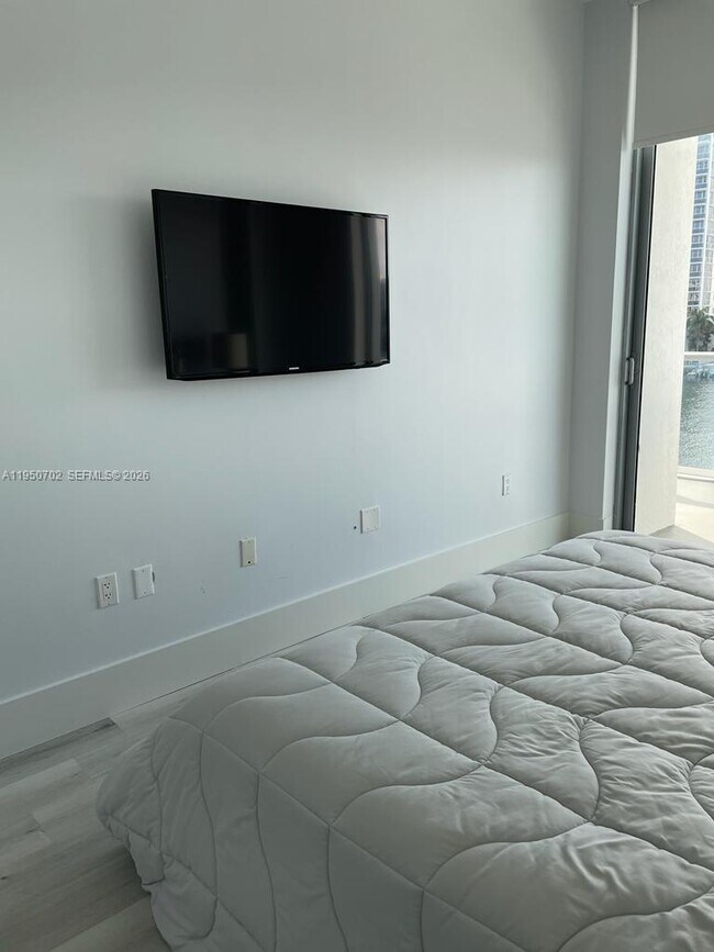 Building Photo - 7928 East Dr