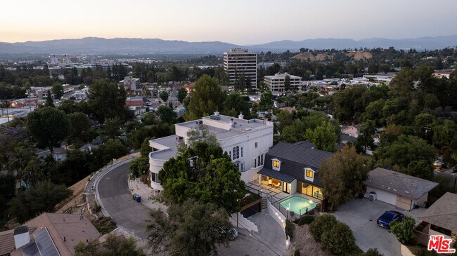 Building Photo - 5132 Escobedo Dr