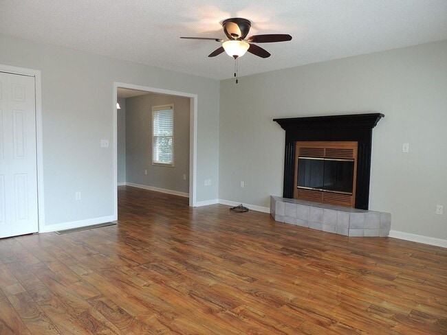 Building Photo - 19 Ashwood Dr