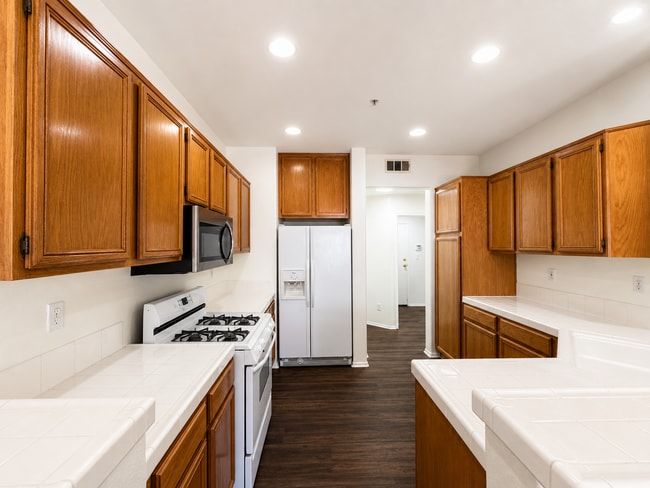 Building Photo - Newly Updated 3 Bedroom Condo in Gated Community in Murrieta