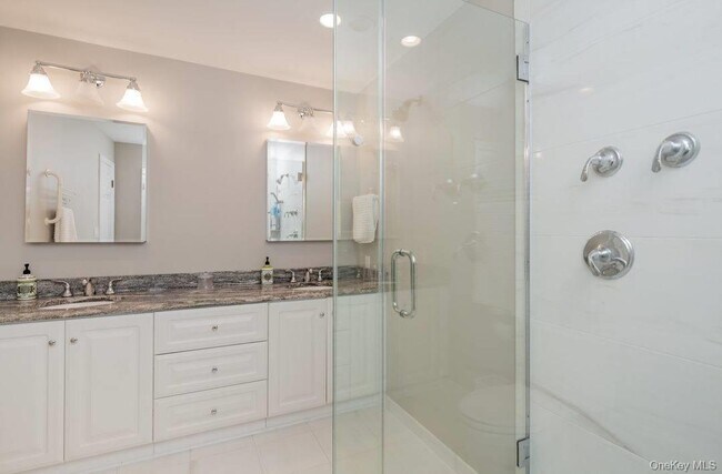 Building Photo - 38 Red Creek Cir