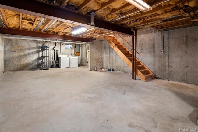 Building Photo - 46 Winterberry Cir