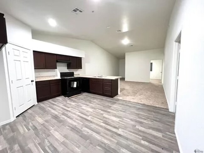 Building Photo - BRAND NEW TOWNHOME!