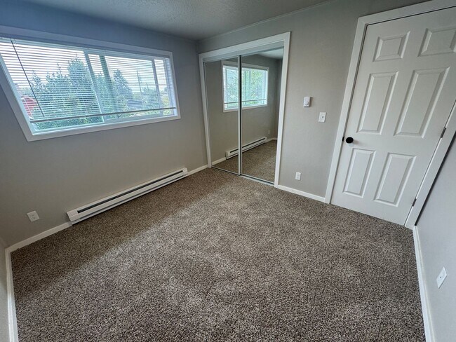Building Photo - (248) BeVille - Town Home - 2 Bedroom / 1 ...