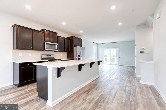 Building Photo - 2261 Kelston Pl