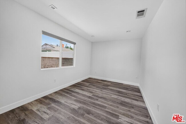 Building Photo - 6635 Riverton Ave