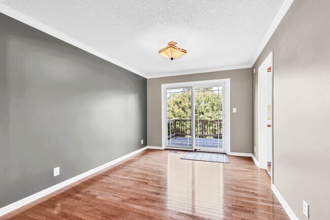 Building Photo - 3 Bedroom Pet Friendly Home For Rent With ...