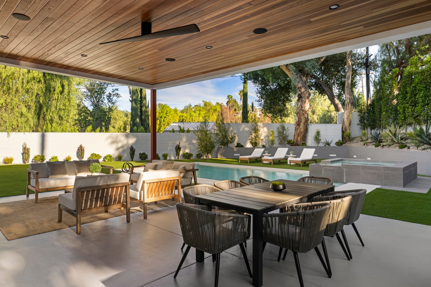 Building Photo - 22020 Alizondo Dr