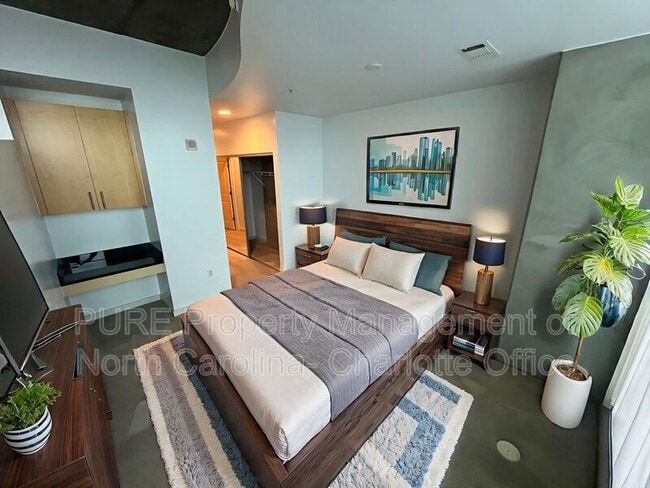 Building Photo - 210 N Church St