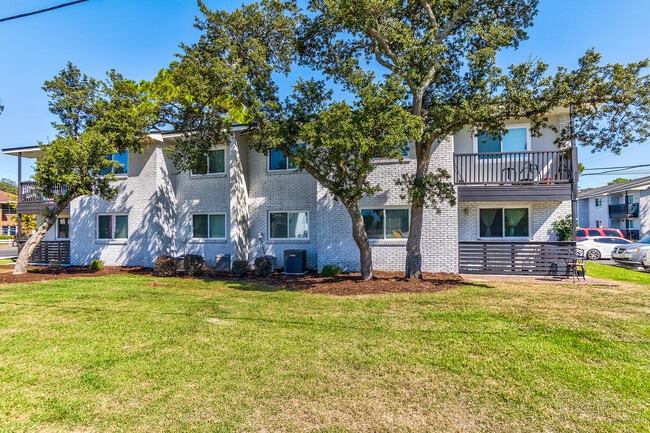 Building Photo - Elevate at 604 West