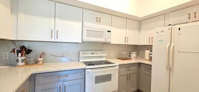 Building Photo - 11790 St Andrews Place