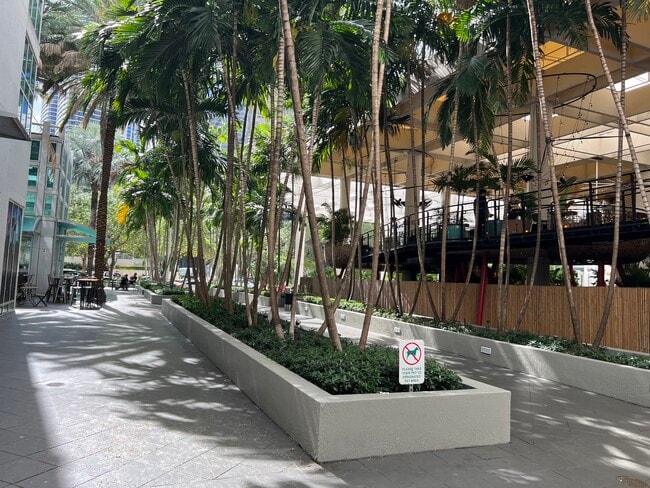 Building Photo - 950 Brickell Bay Dr