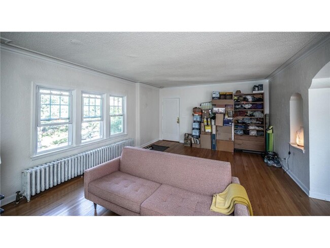Building Photo - 3549 Irving Ave S