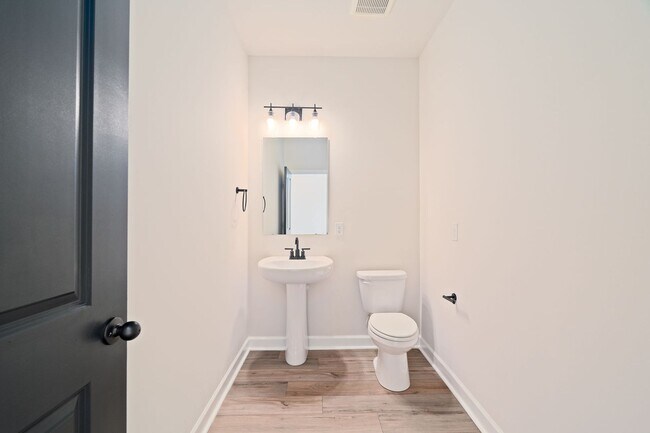 Building Photo - Elegant & Spacious Home in Summerville’s Cane Bay Community