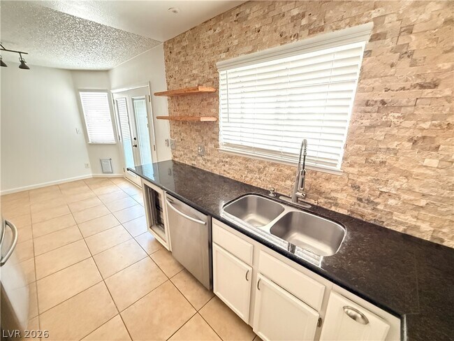 Building Photo - 2372 Beaver Bay Ct