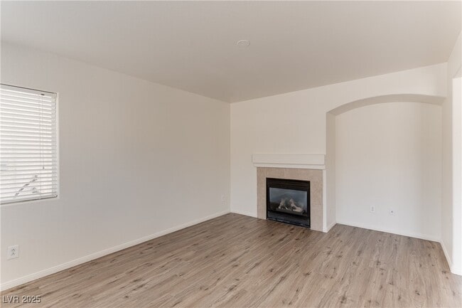 Building Photo - 11032 African Sunset St