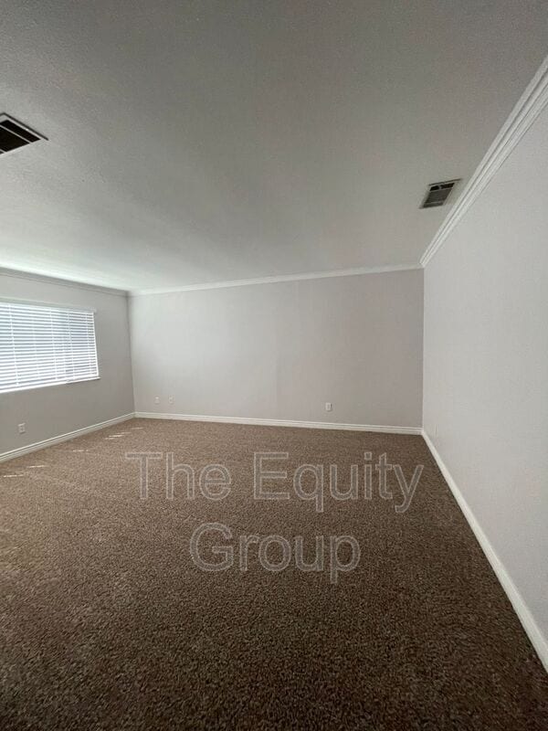 Building Photo - 708 S Peggy St