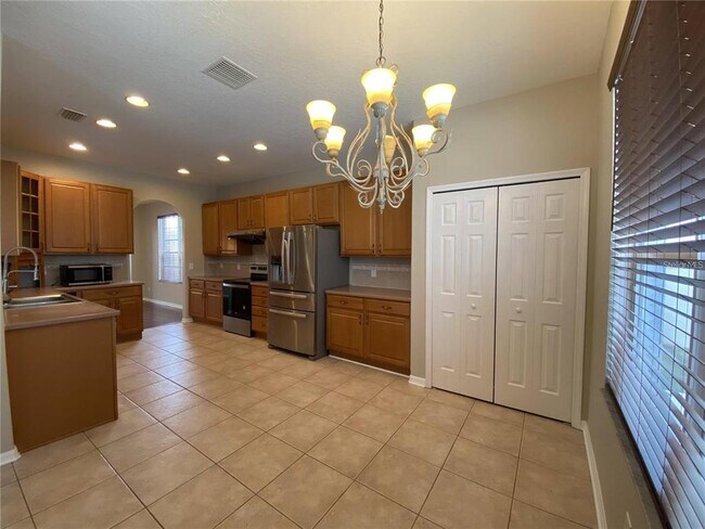 Building Photo - 11209 Village Brook Dr
