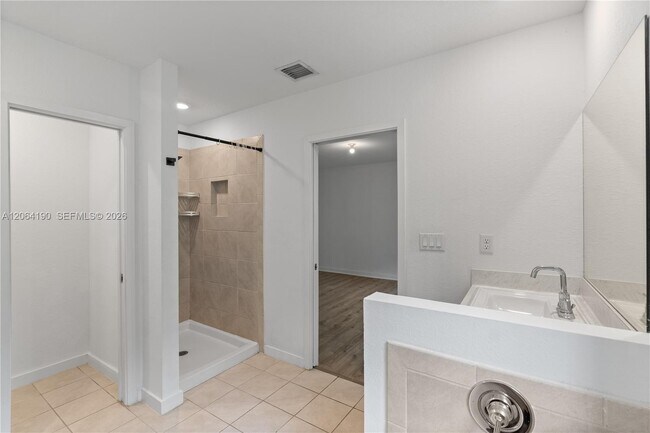 Building Photo - 1385 NW 208th Terrace