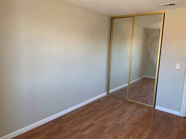 Building Photo - Beautiful Pittsburg Home