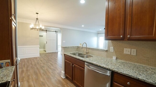 Kitchen - 426 Waterford Lake Dr