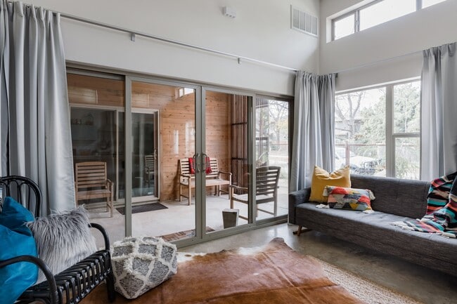 Building Photo - 55 Lynn St