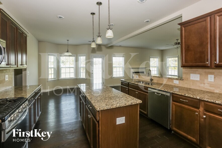 Building Photo - 9863 Travertine Trail