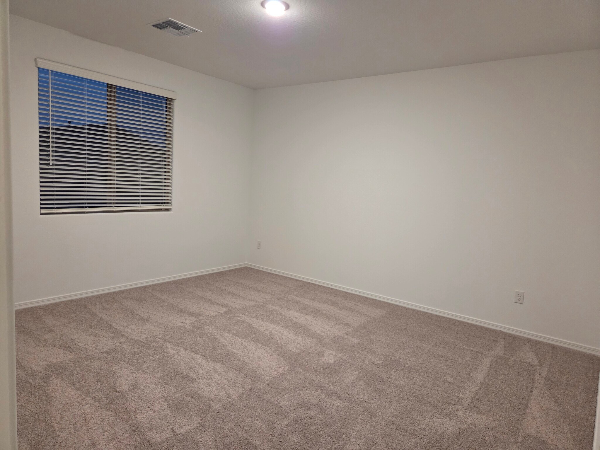 Building Photo - 22816 E Roundup Way