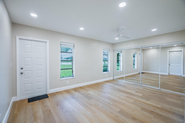 Building Photo - 14339 Canalview Dr