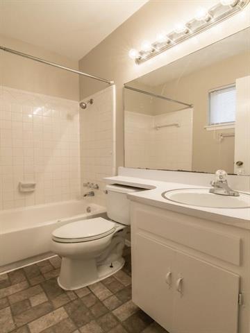 Building Photo - 12104 Bishop Dr