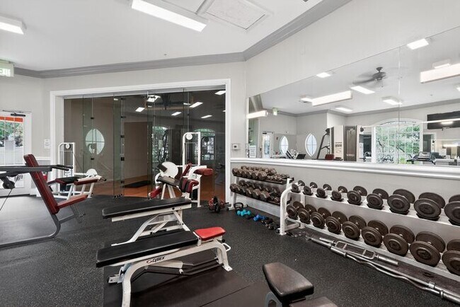 Building Photo - 4114 Central Sarasota Pkwy