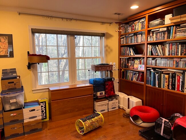 Building Photo - 101 Barbary Ct