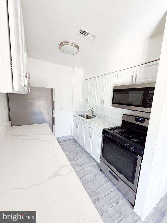 Building Photo - 7618 Savannah St