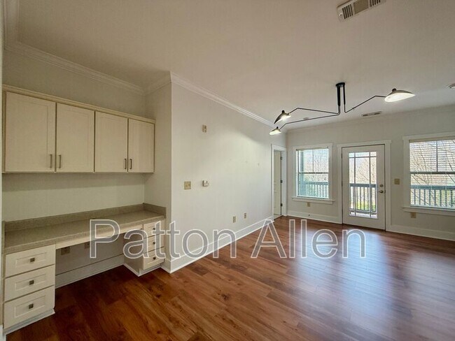 Building Photo - 9 Kenilworth Knl