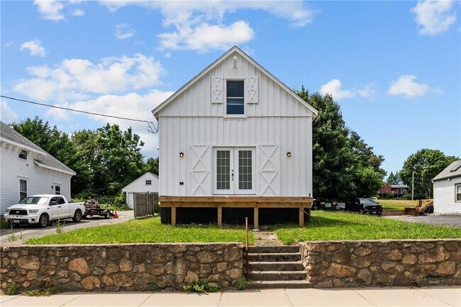 Building Photo - 2958 E Main Rd