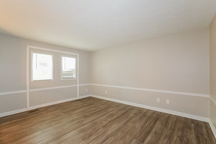Building Photo - 3207 Sunderland Dr SW