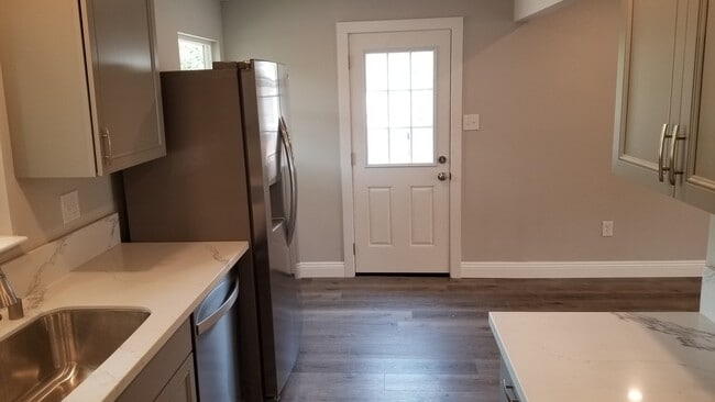 Building Photo - 1259 Taylor Ln