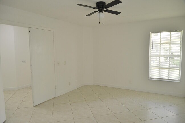 Building Photo - 3344 Alba Cir